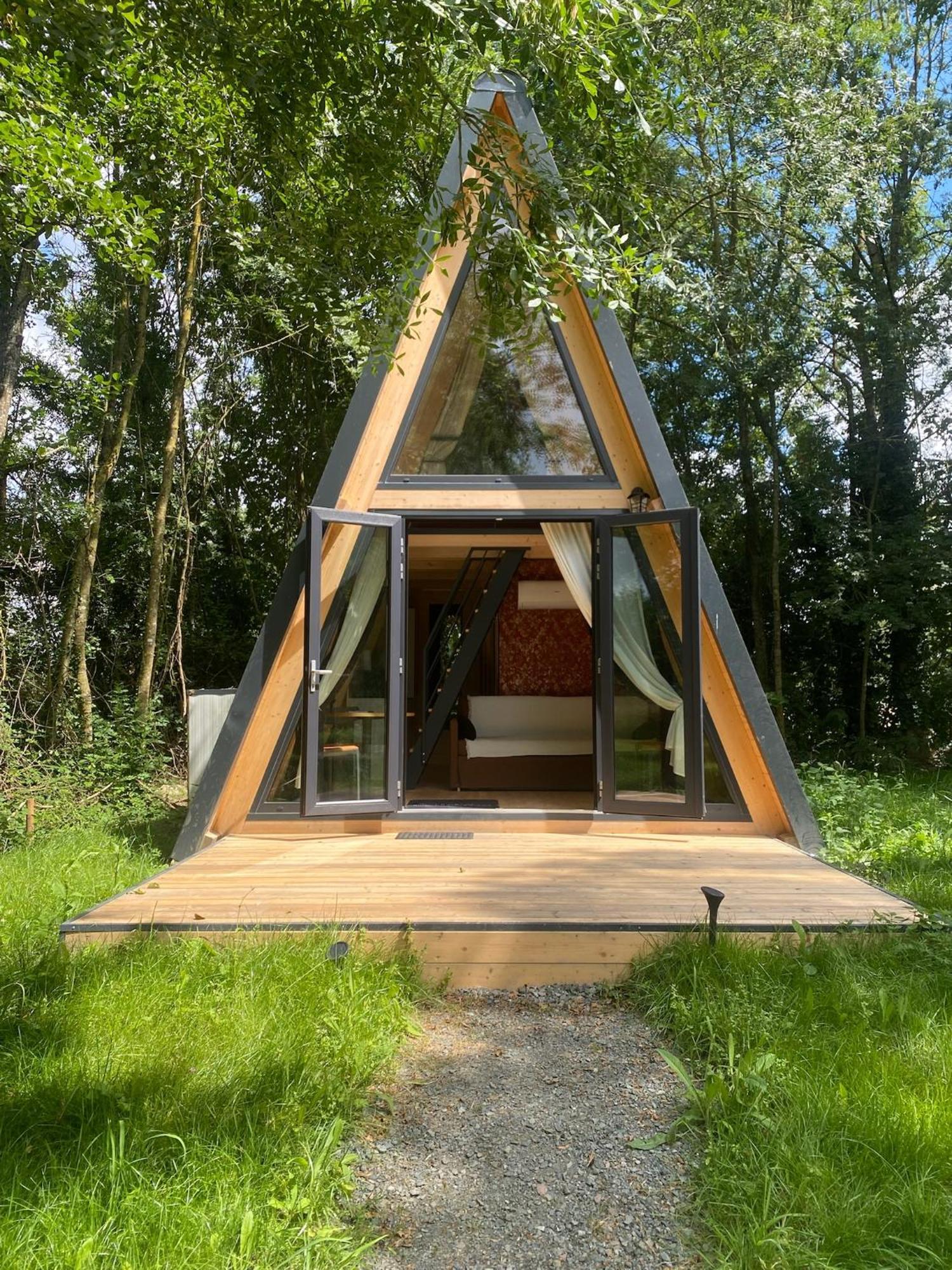 Ecolodges De Reve Dans Un Chateau De Conte De Fees Les-Trois-Moutiers Екстериор снимка