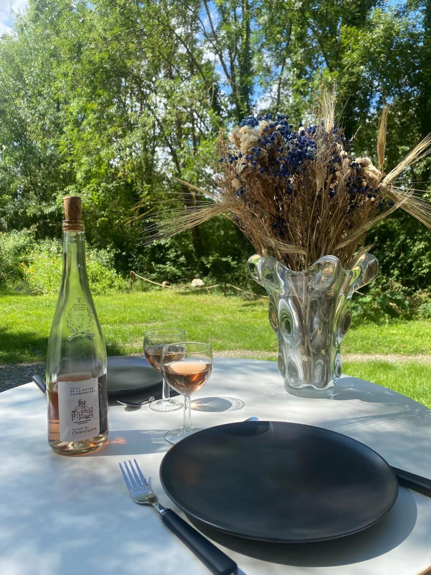 Ecolodges De Reve Dans Un Chateau De Conte De Fees Les-Trois-Moutiers Екстериор снимка