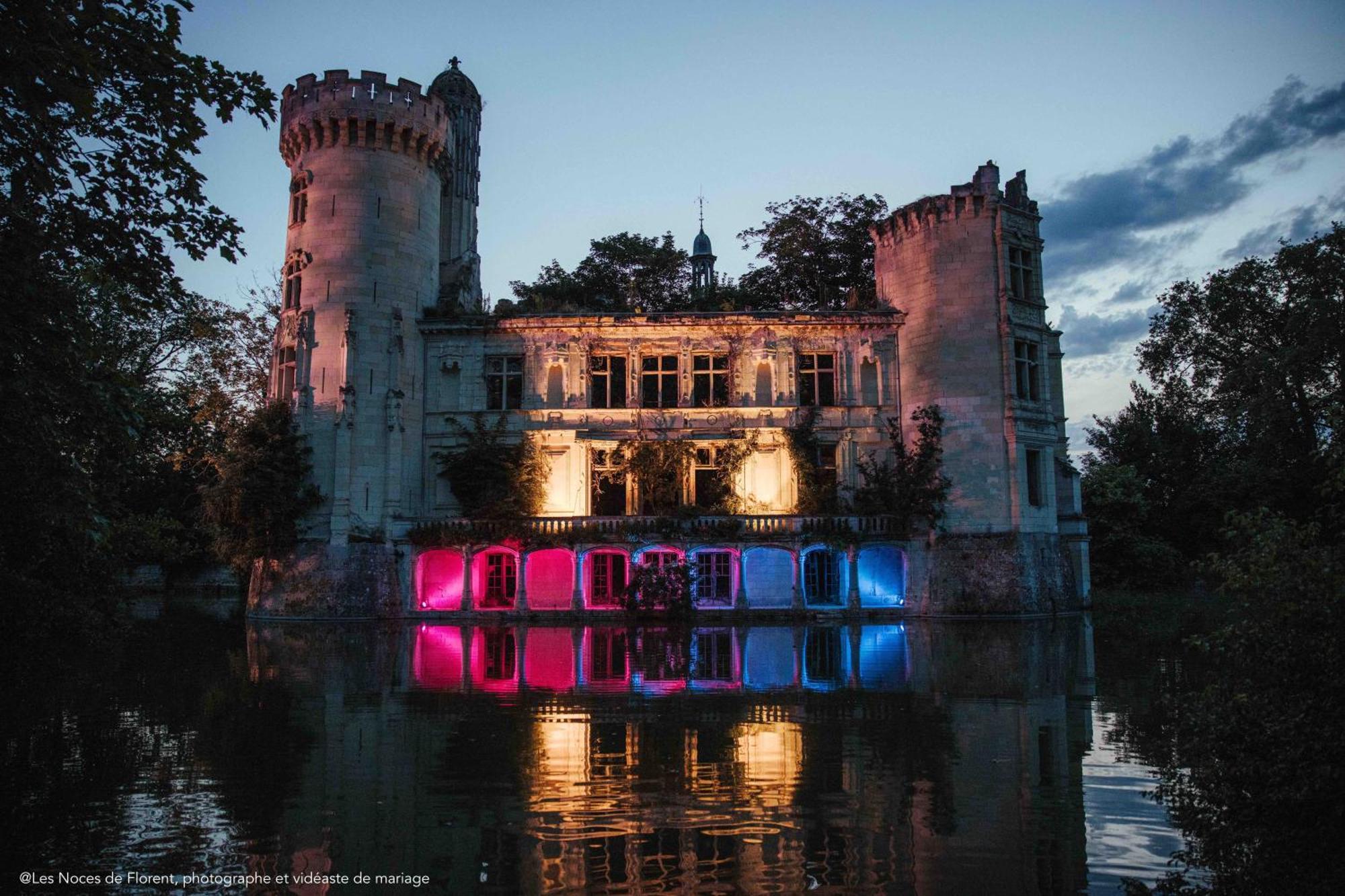 Ecolodges De Reve Dans Un Chateau De Conte De Fees Les-Trois-Moutiers Екстериор снимка